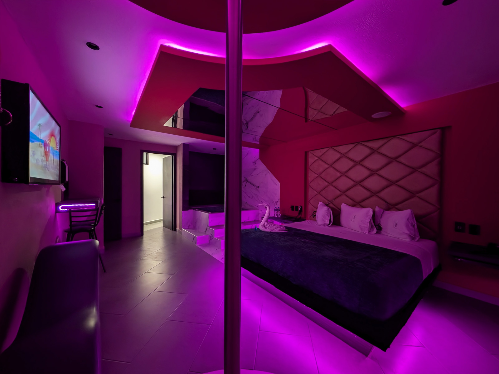 Jacuzzi con luces nocturnas